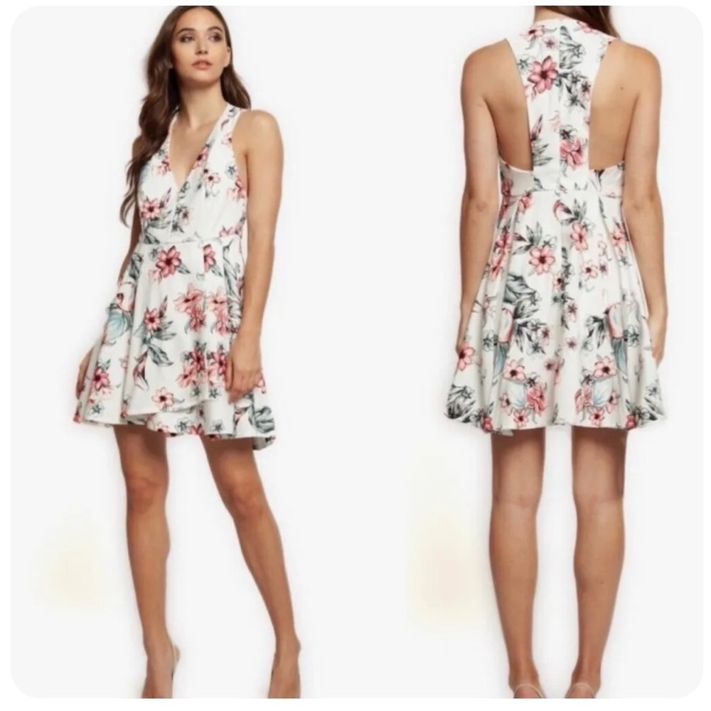 Lulu’s Seeing Chic Green/Ivory Floral Skater Dress pretty for Summer wedding